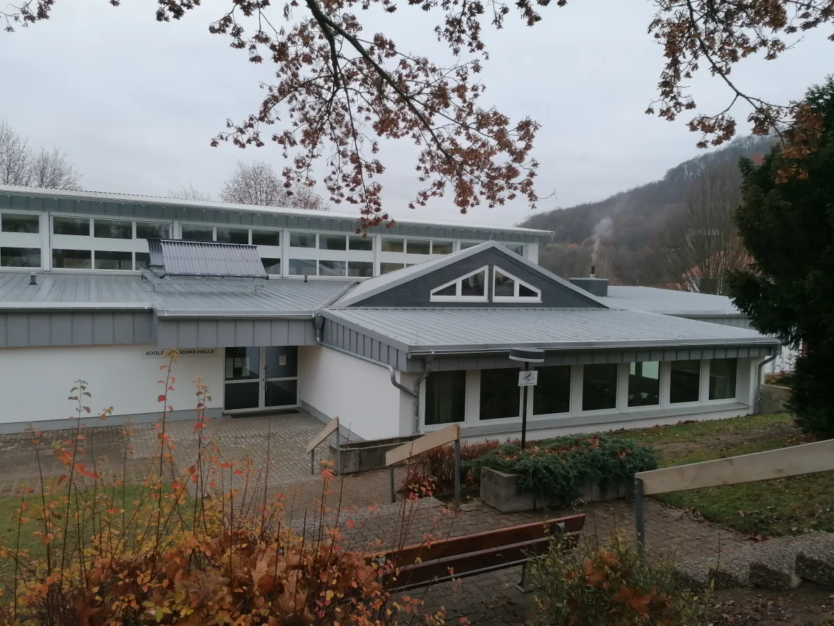 Sanierte Sporthalle in Eddigehausen